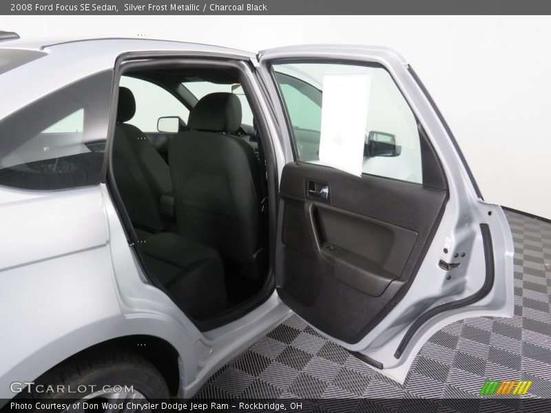 Silver Frost Metallic / Charcoal Black 2008 Ford Focus SE Sedan