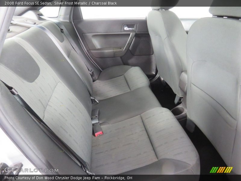 Silver Frost Metallic / Charcoal Black 2008 Ford Focus SE Sedan