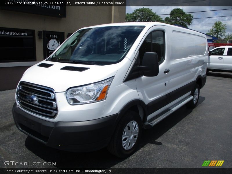 Oxford White / Charcoal black 2019 Ford Transit Van 250 LR Regular