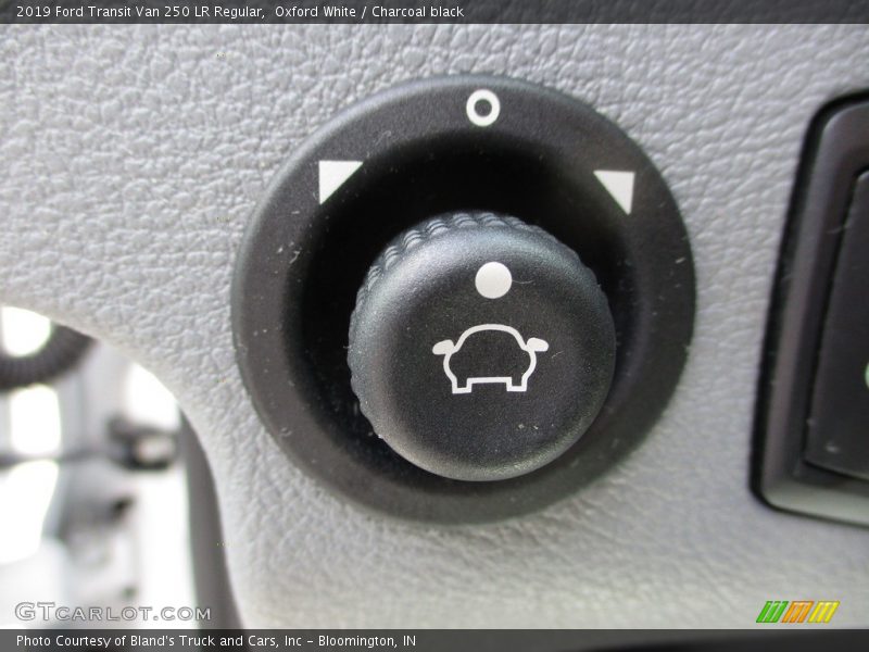 Oxford White / Charcoal black 2019 Ford Transit Van 250 LR Regular