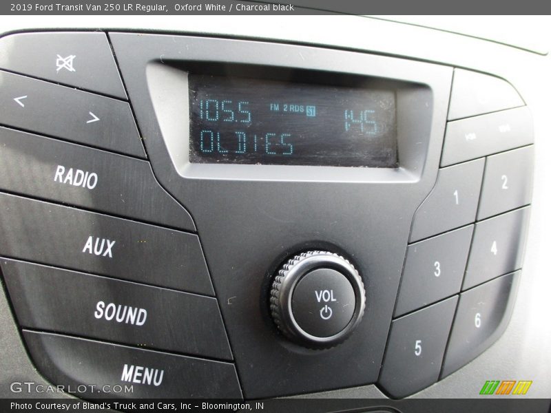 Oxford White / Charcoal black 2019 Ford Transit Van 250 LR Regular