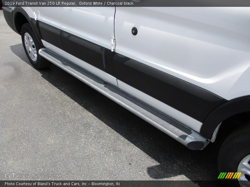 Oxford White / Charcoal black 2019 Ford Transit Van 250 LR Regular