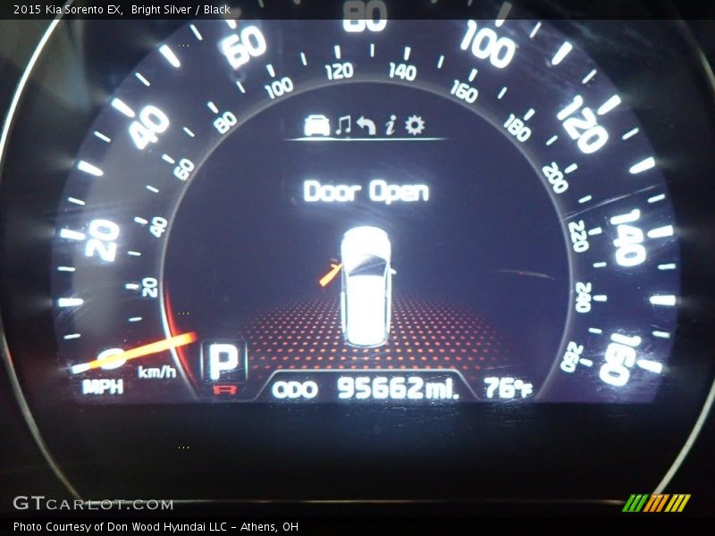 Bright Silver / Black 2015 Kia Sorento EX