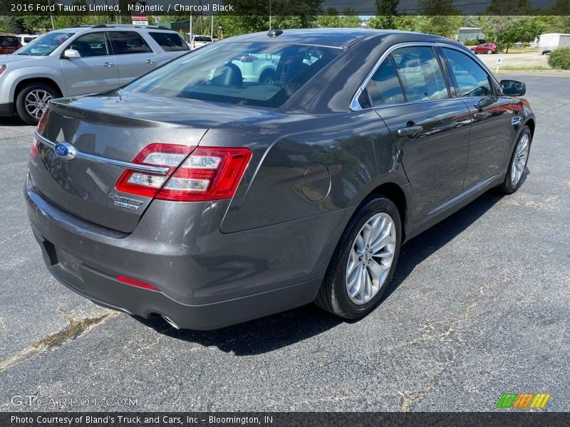 Magnetic / Charcoal Black 2016 Ford Taurus Limited