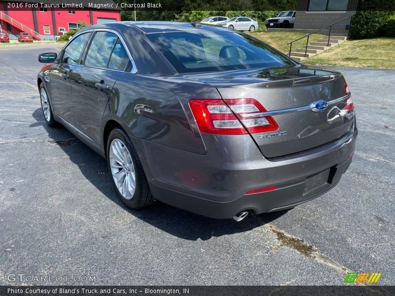 Magnetic / Charcoal Black 2016 Ford Taurus Limited