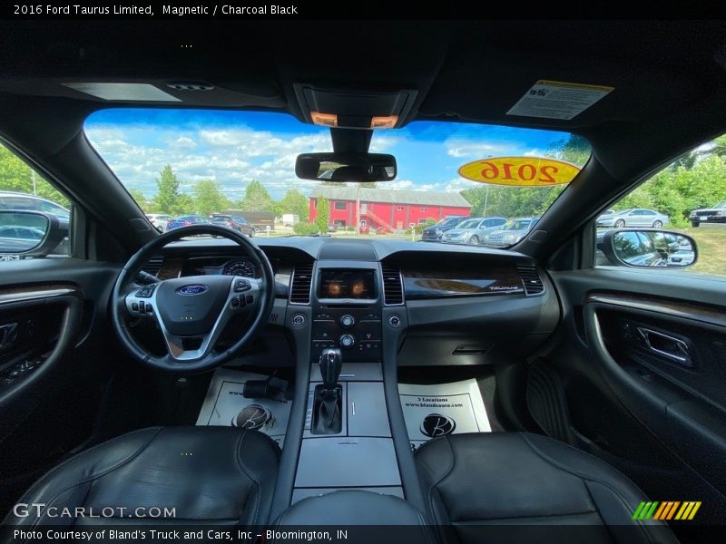Magnetic / Charcoal Black 2016 Ford Taurus Limited