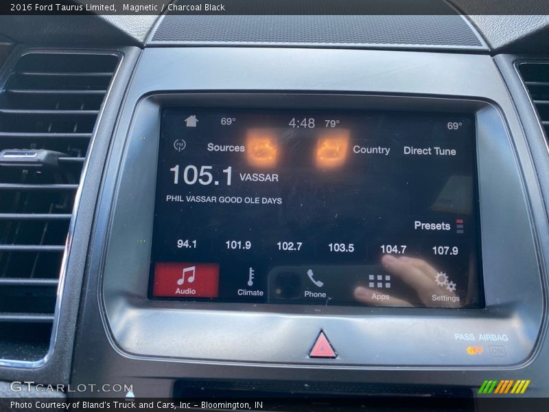 Magnetic / Charcoal Black 2016 Ford Taurus Limited
