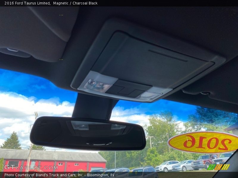 Magnetic / Charcoal Black 2016 Ford Taurus Limited