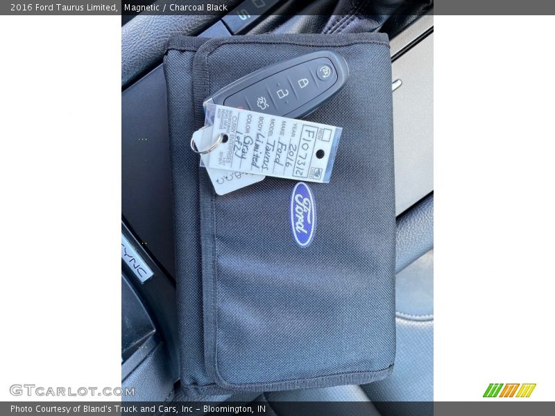 Magnetic / Charcoal Black 2016 Ford Taurus Limited