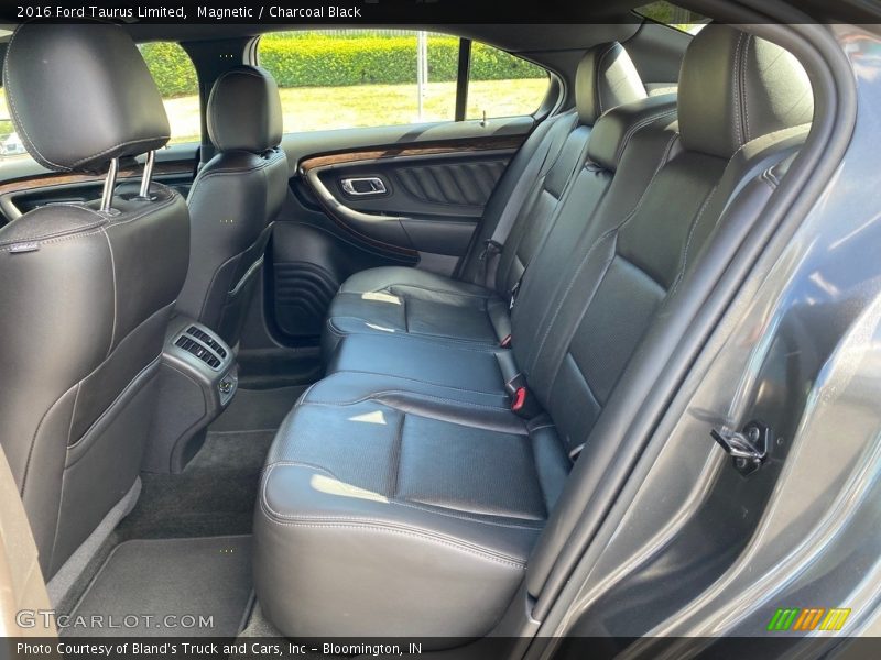Magnetic / Charcoal Black 2016 Ford Taurus Limited