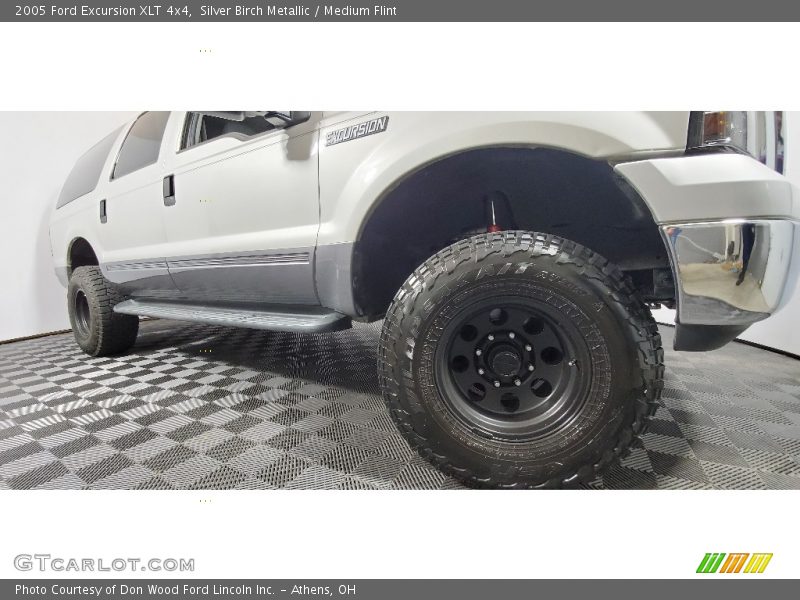 Silver Birch Metallic / Medium Flint 2005 Ford Excursion XLT 4x4