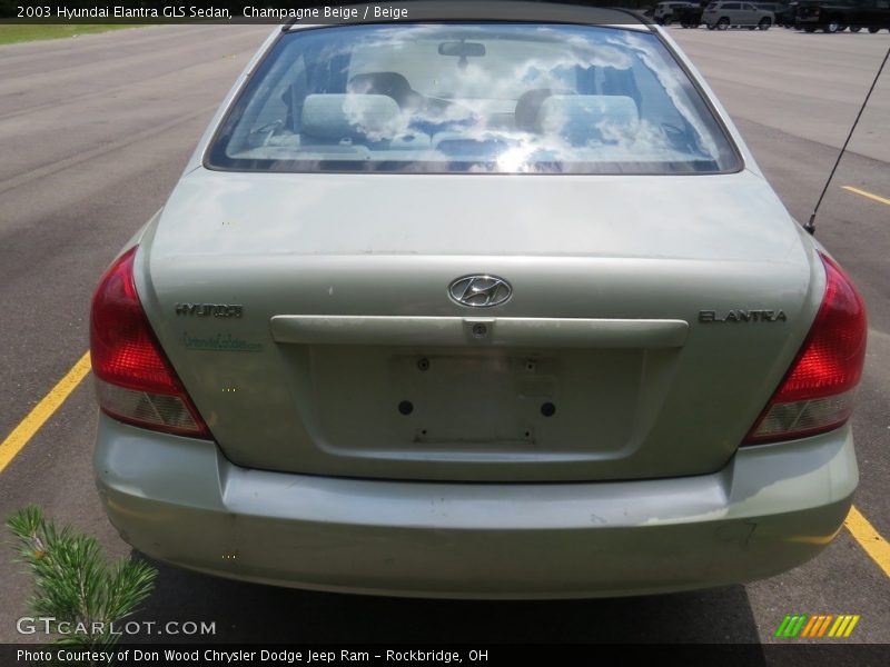 Champagne Beige / Beige 2003 Hyundai Elantra GLS Sedan