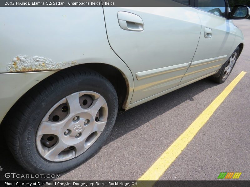 Champagne Beige / Beige 2003 Hyundai Elantra GLS Sedan