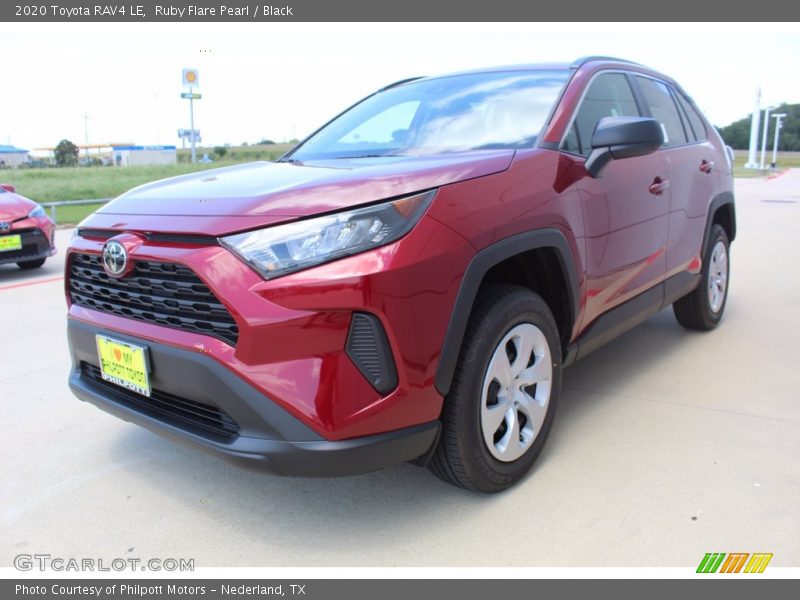 Ruby Flare Pearl / Black 2020 Toyota RAV4 LE