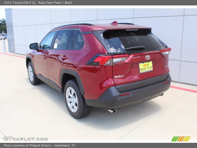 Ruby Flare Pearl / Black 2020 Toyota RAV4 LE