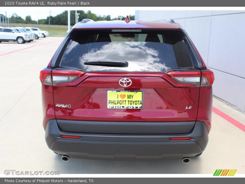 Ruby Flare Pearl / Black 2020 Toyota RAV4 LE