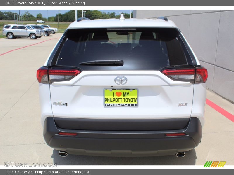Super White / Nutmeg 2020 Toyota RAV4 XLE