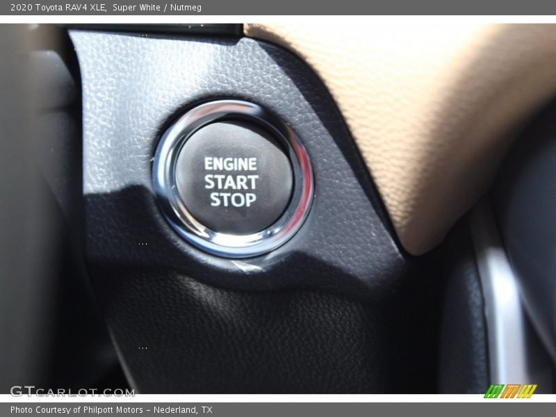 Super White / Nutmeg 2020 Toyota RAV4 XLE