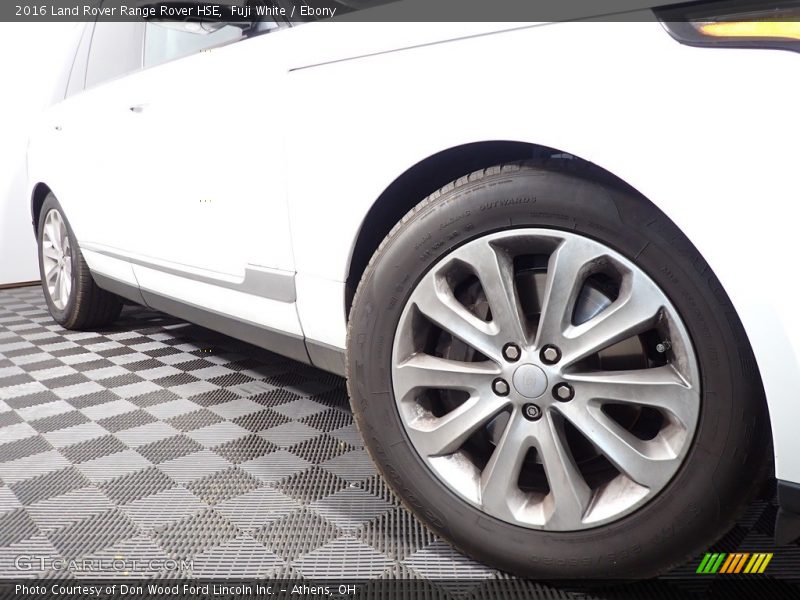 Fuji White / Ebony 2016 Land Rover Range Rover HSE
