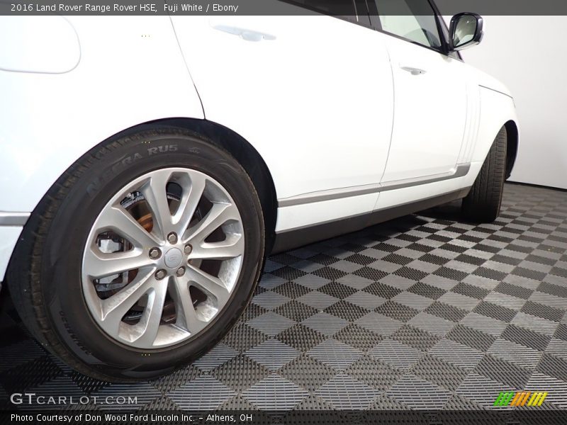 Fuji White / Ebony 2016 Land Rover Range Rover HSE