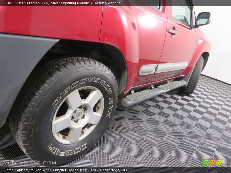 Silver Lightning Metallic / Desert/Graphite 2006 Nissan Xterra S 4x4