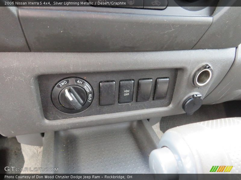 Silver Lightning Metallic / Desert/Graphite 2006 Nissan Xterra S 4x4