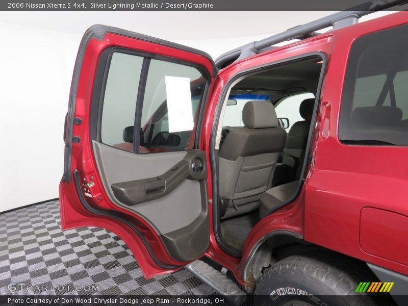 Silver Lightning Metallic / Desert/Graphite 2006 Nissan Xterra S 4x4