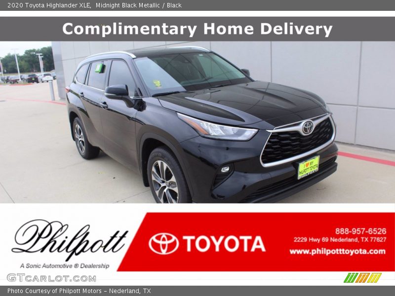 Midnight Black Metallic / Black 2020 Toyota Highlander XLE