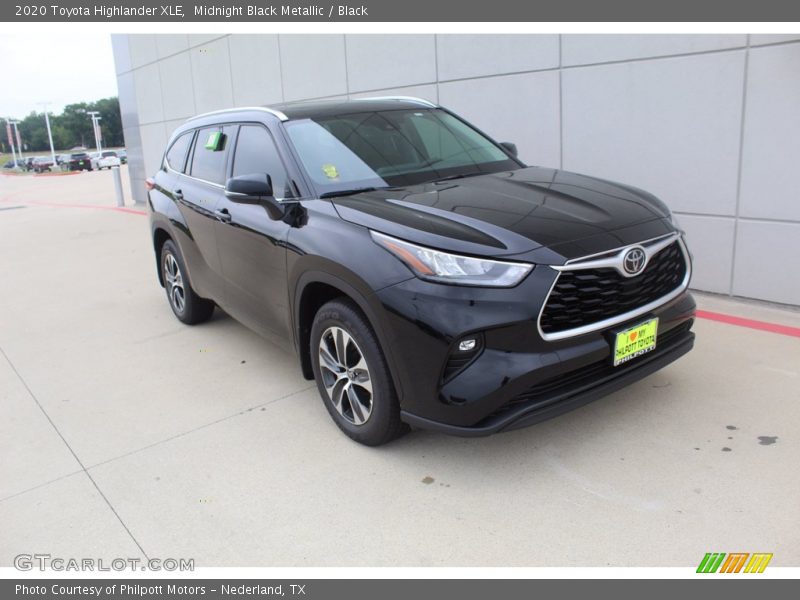 Midnight Black Metallic / Black 2020 Toyota Highlander XLE
