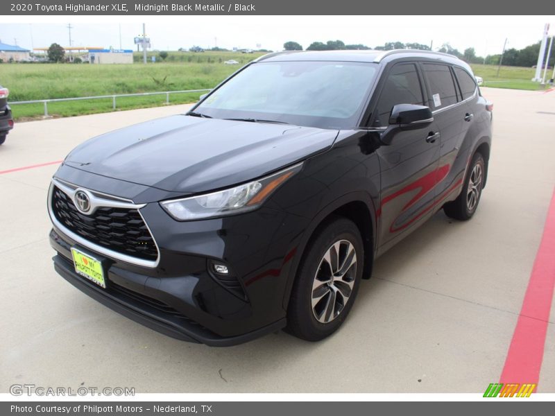 Midnight Black Metallic / Black 2020 Toyota Highlander XLE