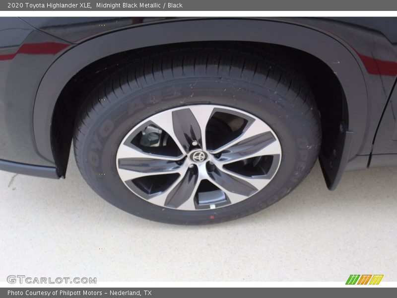 Midnight Black Metallic / Black 2020 Toyota Highlander XLE