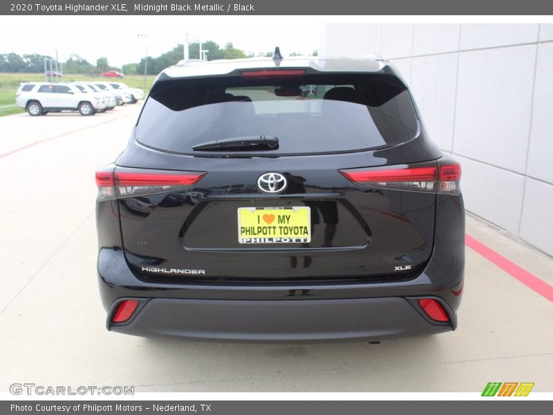 Midnight Black Metallic / Black 2020 Toyota Highlander XLE
