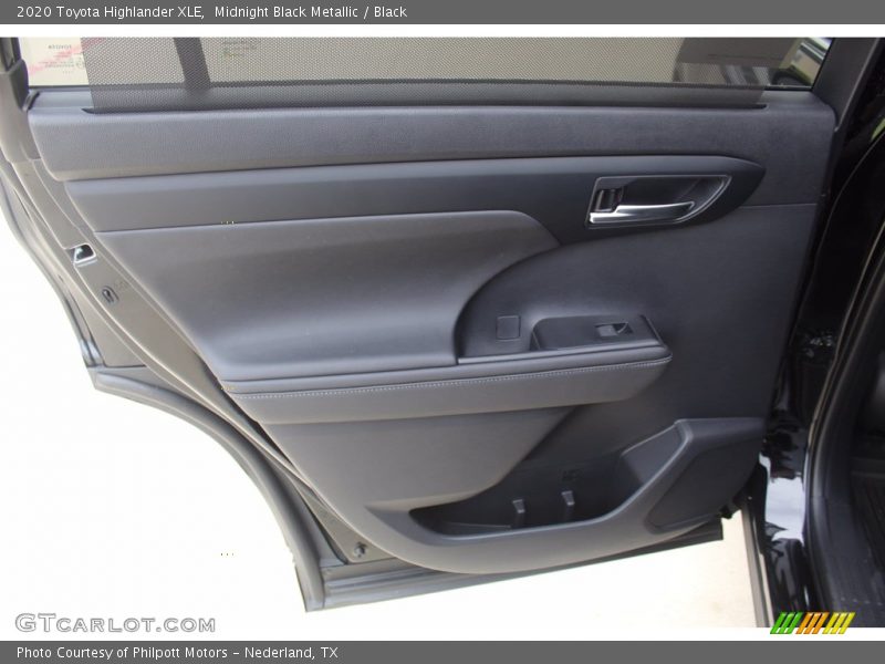 Midnight Black Metallic / Black 2020 Toyota Highlander XLE