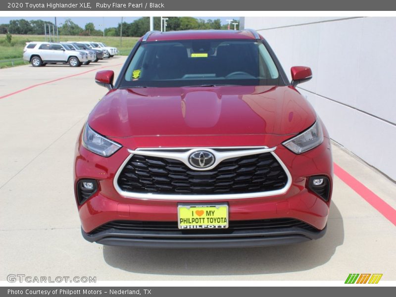 Ruby Flare Pearl / Black 2020 Toyota Highlander XLE