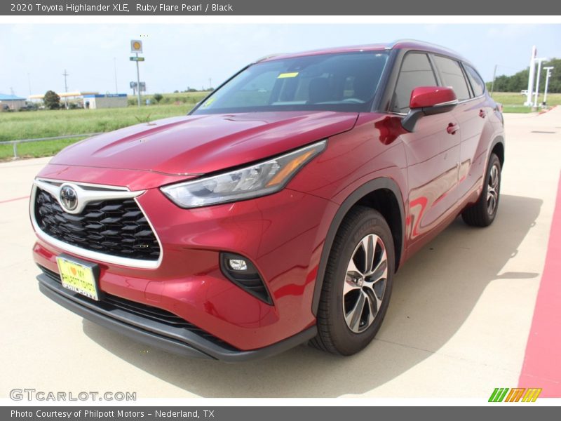 Ruby Flare Pearl / Black 2020 Toyota Highlander XLE