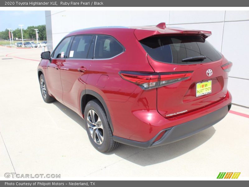 Ruby Flare Pearl / Black 2020 Toyota Highlander XLE