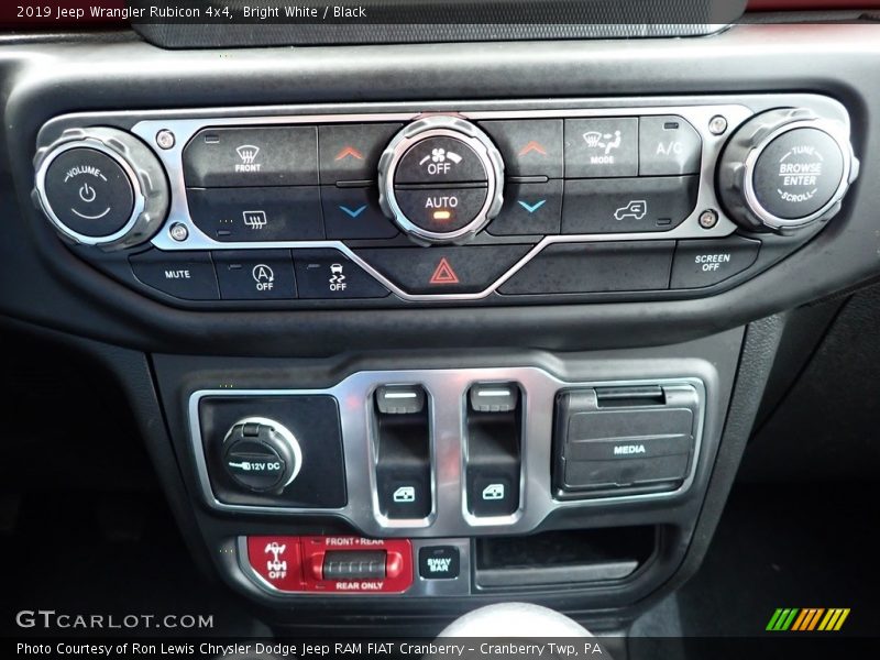Bright White / Black 2019 Jeep Wrangler Rubicon 4x4