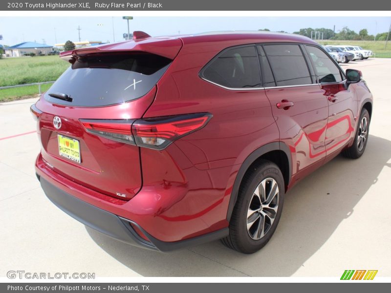 Ruby Flare Pearl / Black 2020 Toyota Highlander XLE