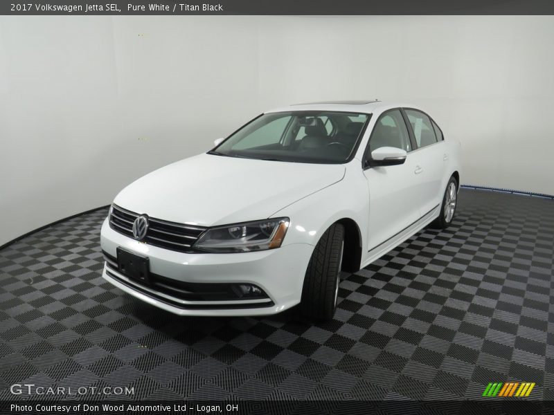 Pure White / Titan Black 2017 Volkswagen Jetta SEL