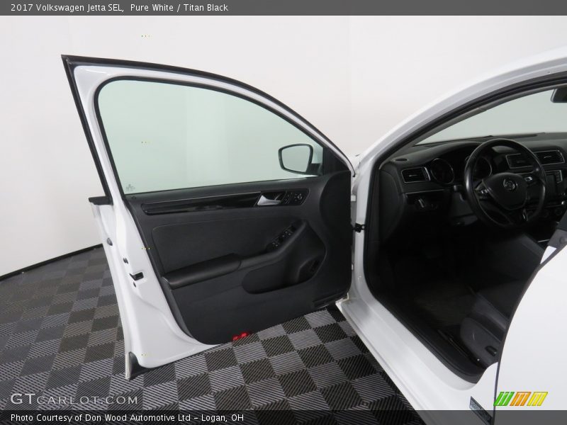 Pure White / Titan Black 2017 Volkswagen Jetta SEL