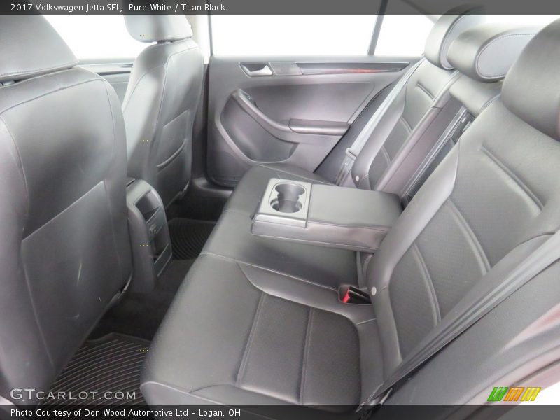 Pure White / Titan Black 2017 Volkswagen Jetta SEL