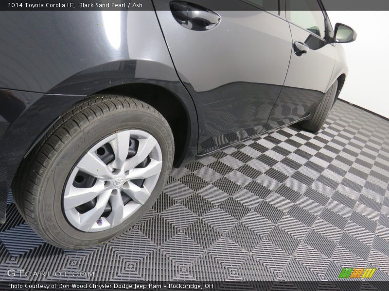 Black Sand Pearl / Ash 2014 Toyota Corolla LE