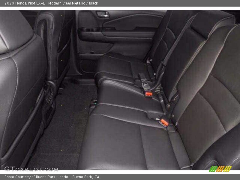 Modern Steel Metallic / Black 2020 Honda Pilot EX-L