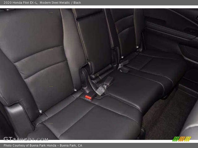 Modern Steel Metallic / Black 2020 Honda Pilot EX-L