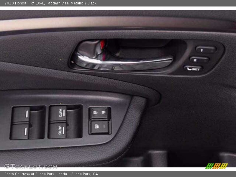 Modern Steel Metallic / Black 2020 Honda Pilot EX-L