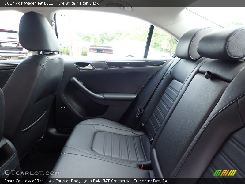 Pure White / Titan Black 2017 Volkswagen Jetta SEL