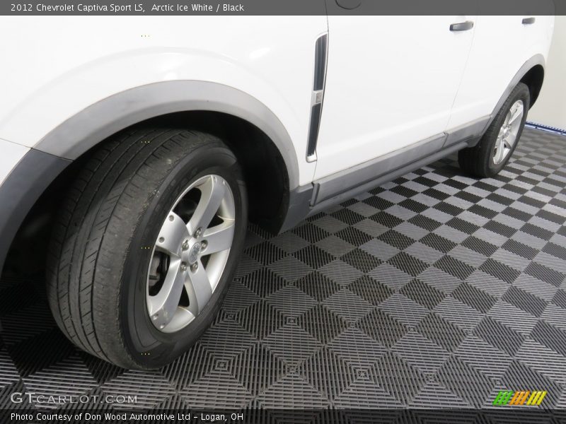 Arctic Ice White / Black 2012 Chevrolet Captiva Sport LS