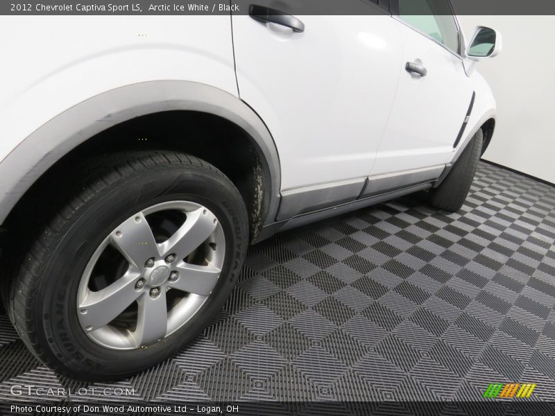 Arctic Ice White / Black 2012 Chevrolet Captiva Sport LS