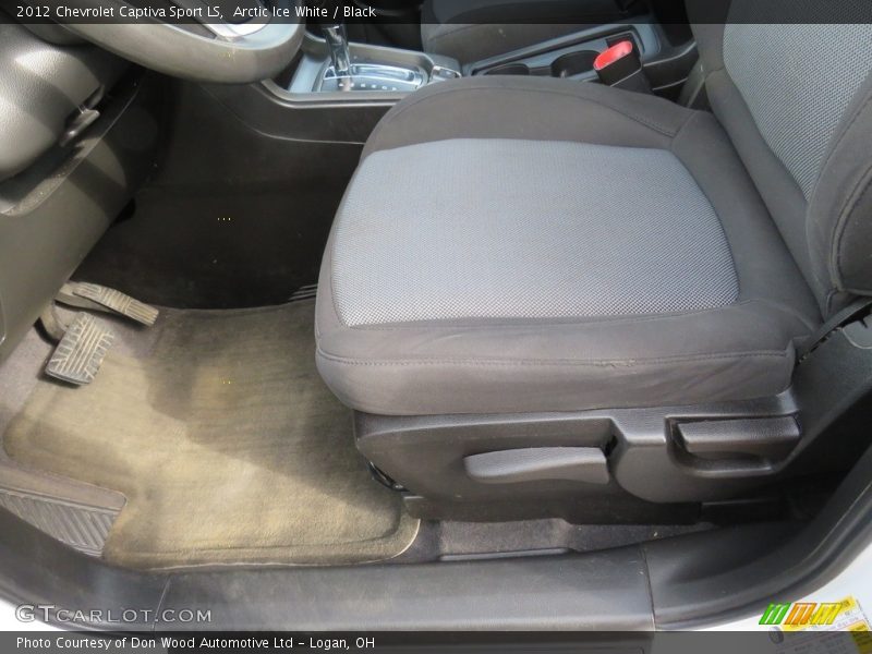 Arctic Ice White / Black 2012 Chevrolet Captiva Sport LS