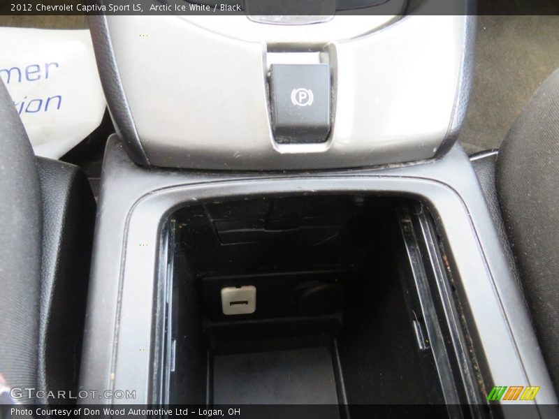 Arctic Ice White / Black 2012 Chevrolet Captiva Sport LS